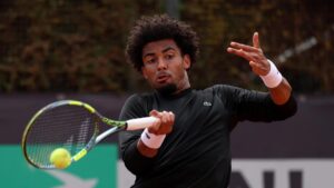 Retirada en Roma y preocupación de cara a Roland Garros: Sinner se beneficia en el cuadro