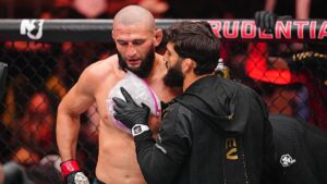 Khamzat Chimaev en UFC 328: el impactante despilfarro de peso y las alarmantes consecuencias para su cuerpo.
