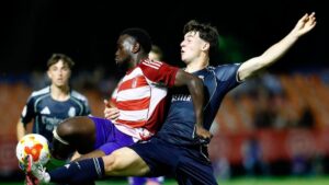 Un Penalti en la Prórroga Da la Vitoria al Real Madrid y Coloca a la Final en el Balance entre Glorias Blancas y Azulgranas o Bicolors