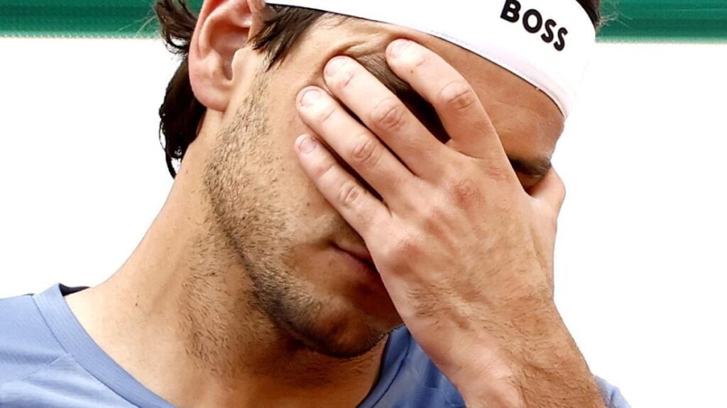Roland Garros 2026 ya muestra su lado más letal en la primera ronda con una sorprendente quita inesperada.