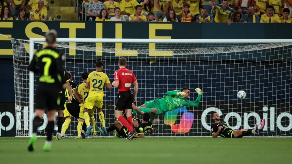 "Atlético desciende a un baño de desilusión: El Submarino Amarillo arrasa con un resultado desastroso"