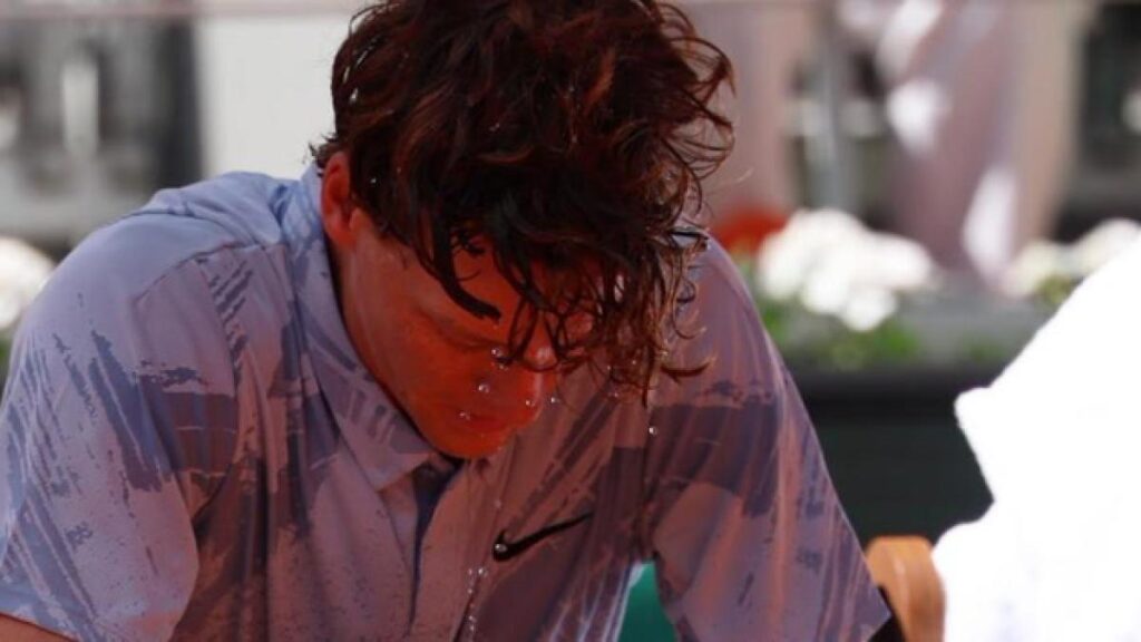 Sinner Suelta un Paseo en Roland Garros: La Gran Sorpresa del Día