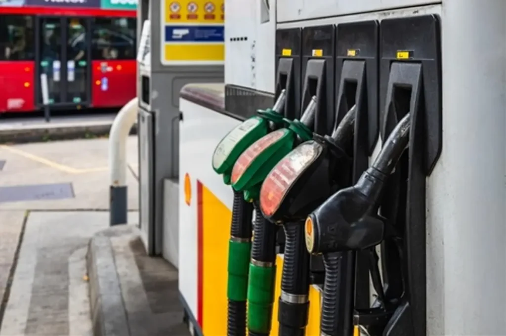 La guerra con Irán deja una herencia de inflación: combustibles a un precio astronómico para consumidores…