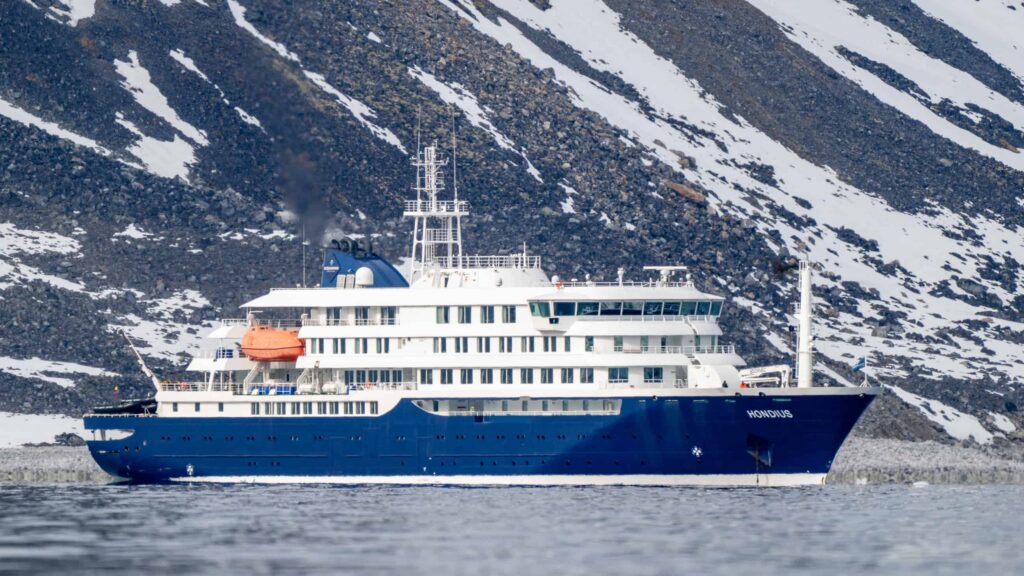 Brote de hantavirus en crucero reaviva el temor al COVID-19 entre los pasajeros