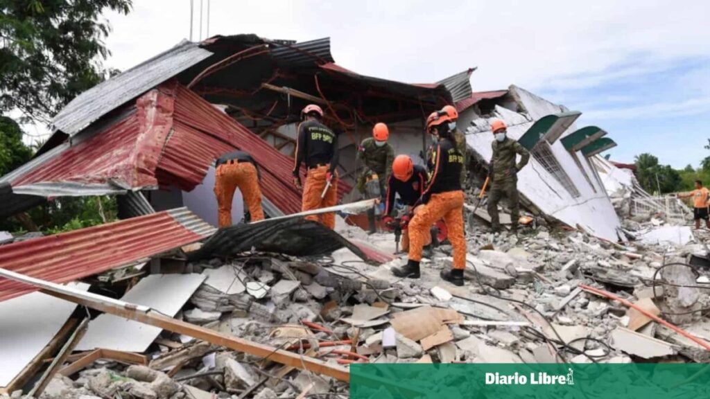Tragedia en Manila: 19 personas atrapadas bajo escombros de edificio en ruinas