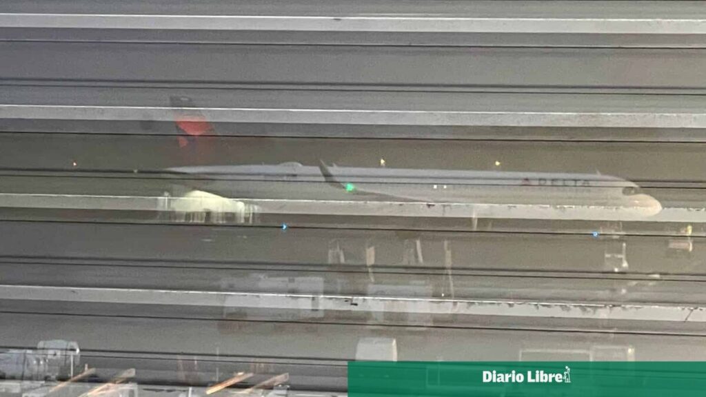 Avión de regreso a Chile despide humo sospechoso y despierta preocupación en pasajeros