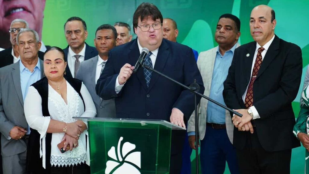 FP advierte que PRM promueve pagos irregulares con fondos públicos