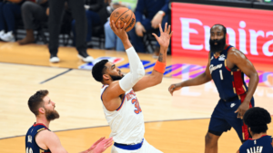 “Knicks en el umbral de la gloria: Los New York Knicks preparan su entrada a la NBA de los grandes”