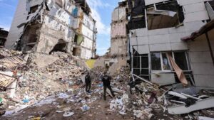 Rusia apunta hacia un escenario militar intensivo en Ucrania: análisis de la escalada de tensión.