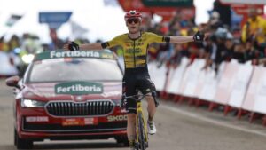 Jonas Vingegaard extiende su liderato en el Giro con su cuarta victoria en una etapa clave.