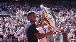 El PSG exhibe la Champions en Roland Garros