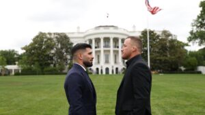 Gaethje admite estar dispuesto a dejar ir a Topuria: Un golpe de realismo en el mundo de los campeones.