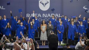 "La Rafa Nadal Academy rinde homenaje a los grandes: Ana Ivanovic y Rafa Nadal anuncian la graduación de un nuevo grupo de talentosos jóvenes tenistas"