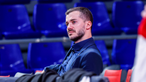 El Baskonia prepara su respuesta a la marcha de su entrenador principal a manos del BarçaBasket