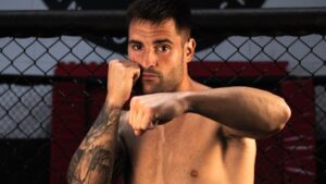 El boxeador Reni Arregi es más duro que el mármol, regresa al ring tras seis años de inactividad y una grave lesión en una mano