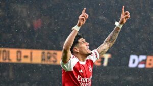 El Arsenal hace oficial el fichaje de Hincapié