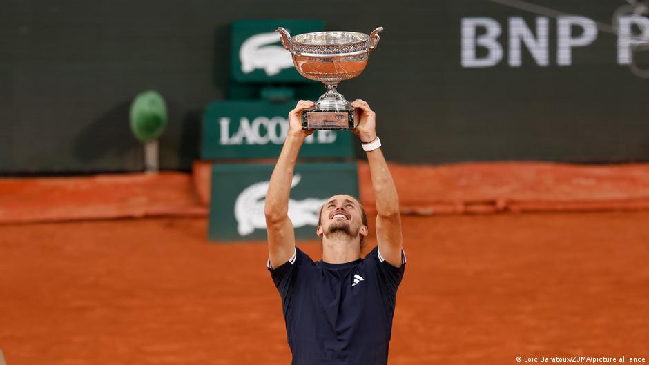 Alexander Zverev consagra su dominio en París: el alemán se corona campeón de Roland Garros con un histórico triunfo.