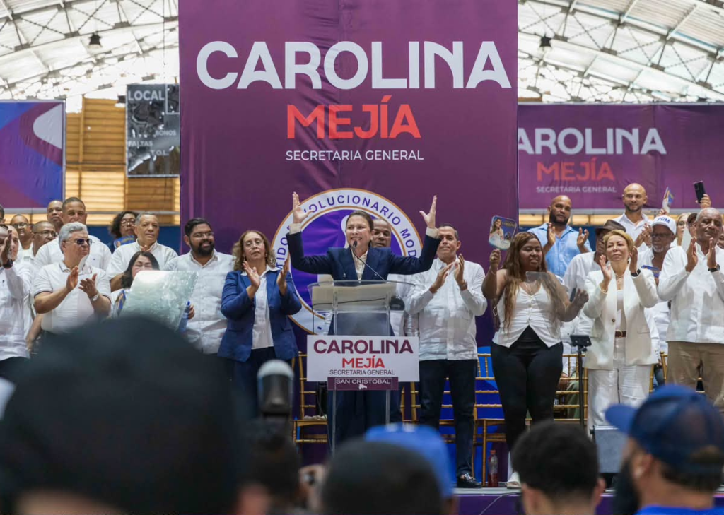 Carolina Mejía ante militancia del PRM en San Cristóbal: «Estoy lista para asumir el mayor reto de mi vida»