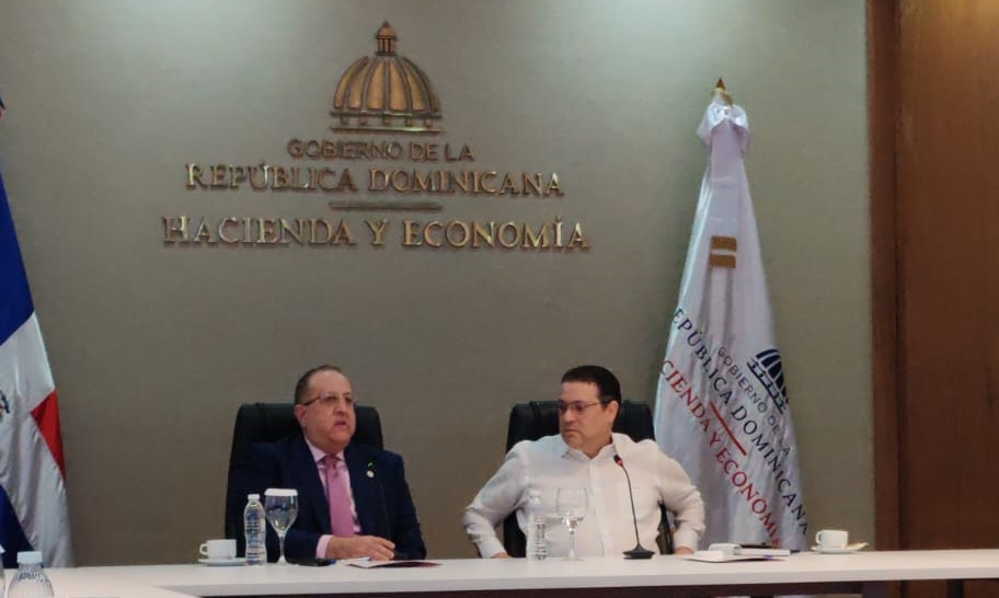"Empresarios y representantes de la industria respaldan la propuesta fiscal que busca impulsar la economía nacional"