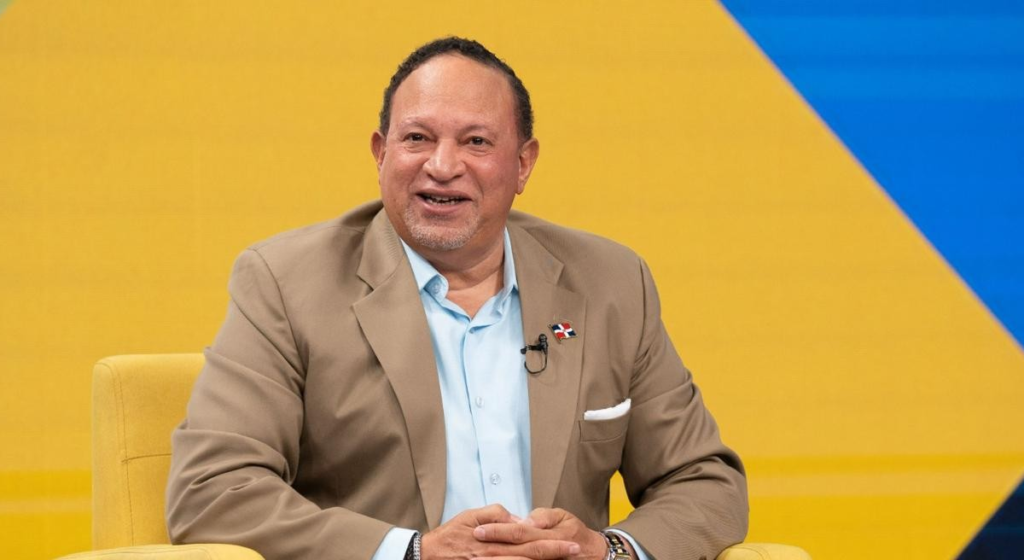 Consultor político Leonardo Gil cuestiona desconexión entre la clase política y la ciudadanía