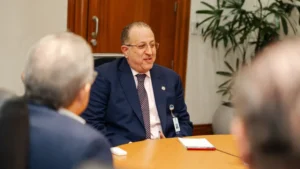 Ministro de Hacienda y Economía, Magín Díaz, sostiene reunión con la ONEC