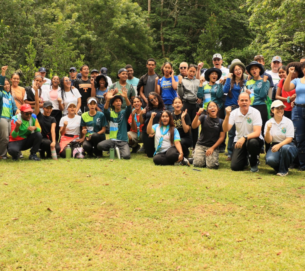 "Jornada de reforestación unifica al paisaje costarricense con acciones sustentables por la protección del medio ambiente"