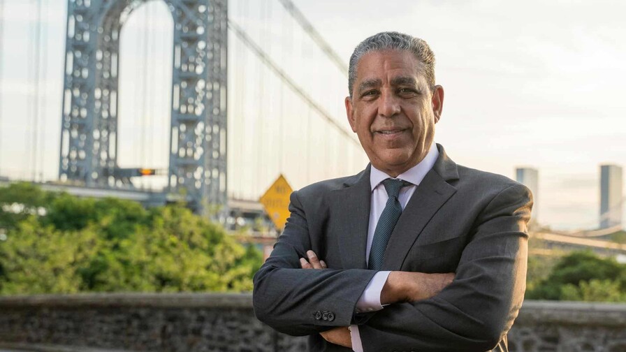 adriano-espaillat-enfrenta-primarias-democratas-en-nueva-york-2947f976-focus-0.3-0.46-896-504