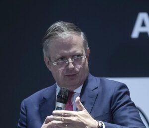 México busca multiplicar por 25 su producción de semiconductores en tres años