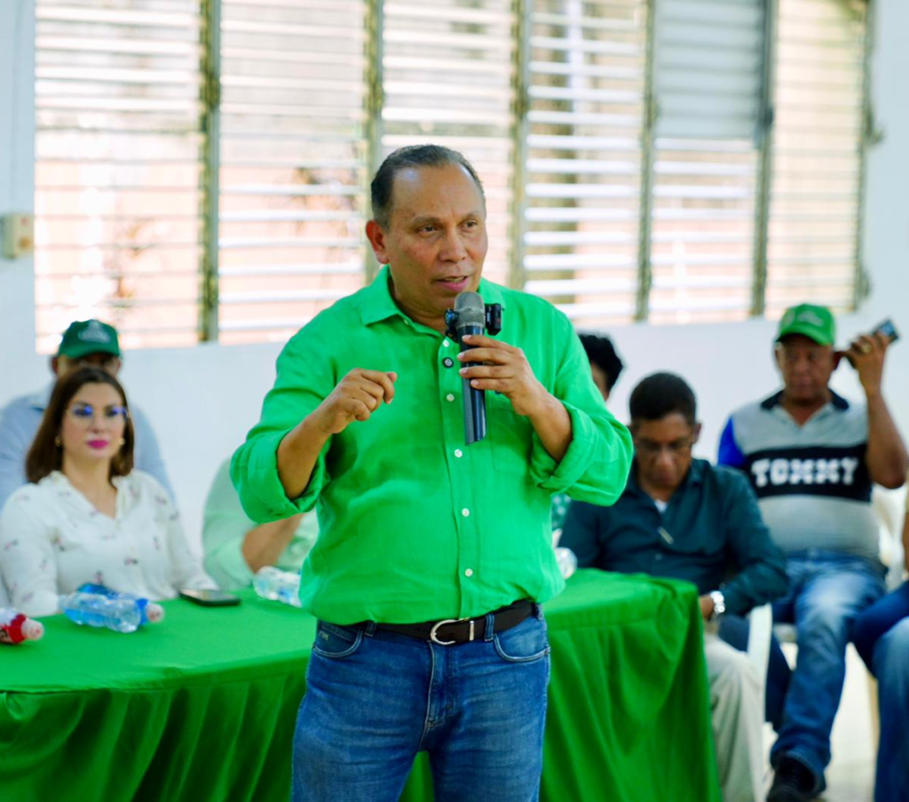 Radhamés Jiménez: Gobierno aprobó reforma en tiempo récord para golpear al pueblo y seguir pagando botellas