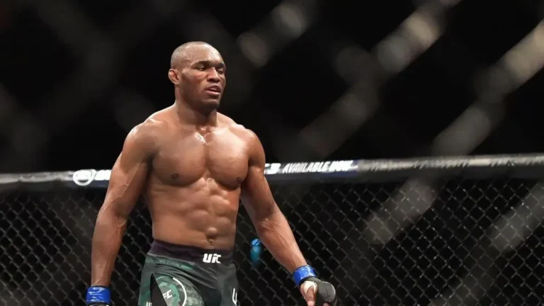 **"Kamaru Usman sopesa su retiro tras caer ante Du Plessis: ¿adiós a la leyenda de la UFC?"**