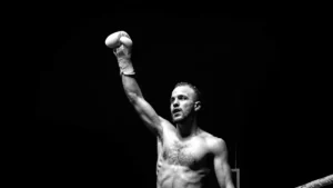 **Chimo Eddine: el boxeador riojano sigue en observación en Málaga tras un KO que alerta al boxeo**