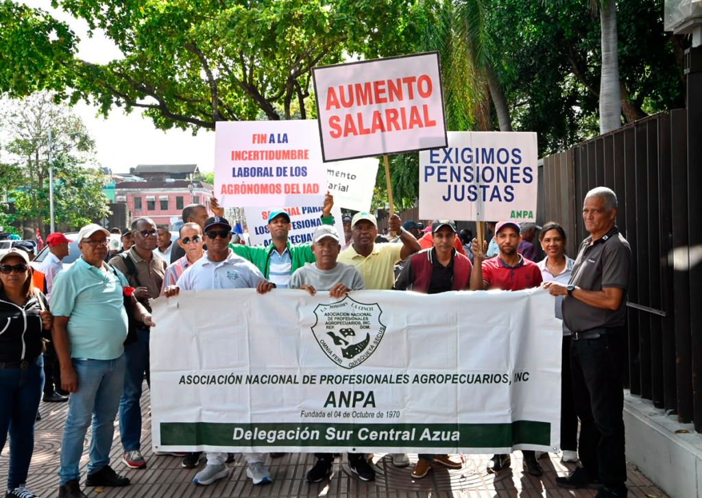 **«No queremos bombas»: agropecuarios vuelven a las calles y redoblan presión por aumento salarial**