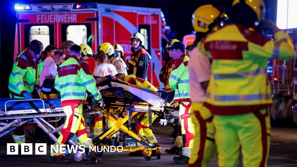**Tragedia en la Marcha del Orgullo de Berlín: un vehículo arrolla a la multitud, dejando un muerto y al menos 16 heridos**
