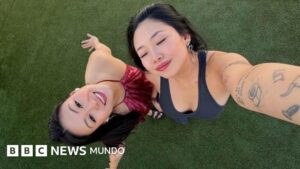 Amistad platónica que desafía lo convencional: dos amigas deciden casarse por amor