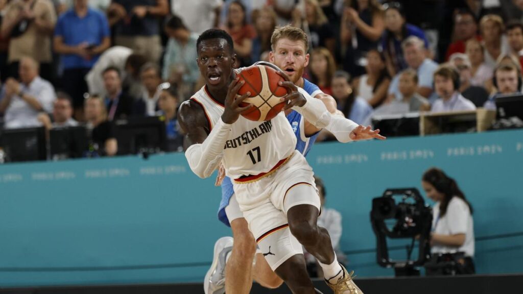 Schroder acaricia el triple doble y guía a Alemania ante Croacia
