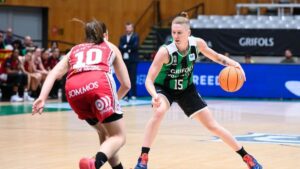 Rachel Howard aterriza en Estepona para reforzar el juego exterior