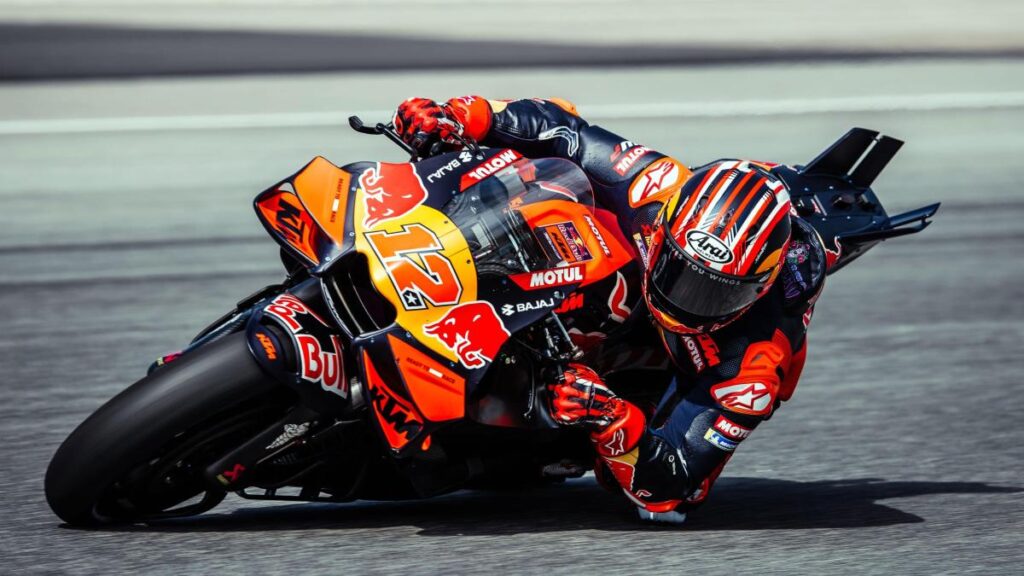 Espargaró asume el asiento de Viñales en Silverstone y lo devolverá en Aragón