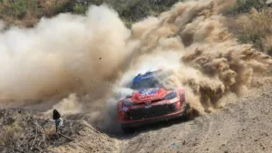 **El accidente de Ogier en una escalofriante imagen: Toyota confirma su estado tras las pruebas médicas**