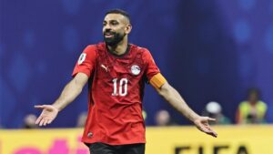Salah aterriza en Estambul para sellar su fichaje con el Trabzonspor