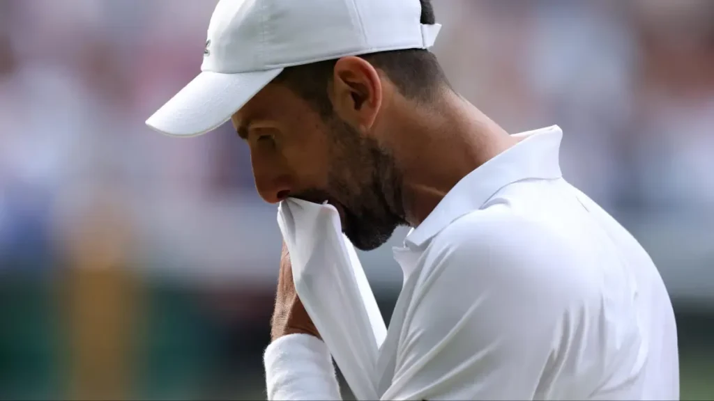 Djokovic sufre un batacazo en Cincinnati: un derechazo a 193 km/h lo noquea