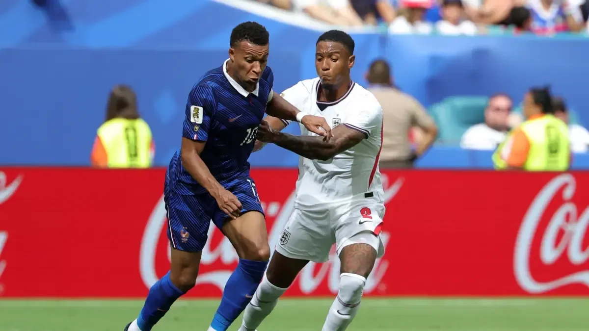 Konsa se postula como el sustituto de Saliba en el Arsenal