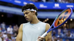 **Rafa Jódar, el gran beneficiado de una jornada de sorpresas en Washington** Alternativa: **Las sorpresas abren la vía libre a Rafa Jódar en Washington**