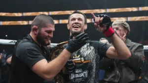Usman Nurmagomedov fulmina a Archie Colgan con nocaut en su última pelea bajo contrato en PFL New York