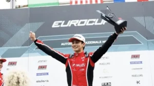 El doblete de Egozi en Monza consolida el dominio absoluto de Palou en la Eurocup-3