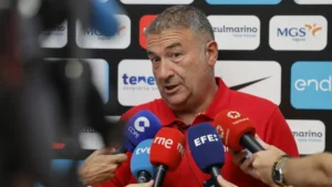 El seleccionador español Miguel Méndez: "Tocar y bailar rock and roll es nuestra identidad