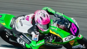 Ogden arrebata la pole de Moto3 y Quiles sufre un fuerte impacto que complica su liderato