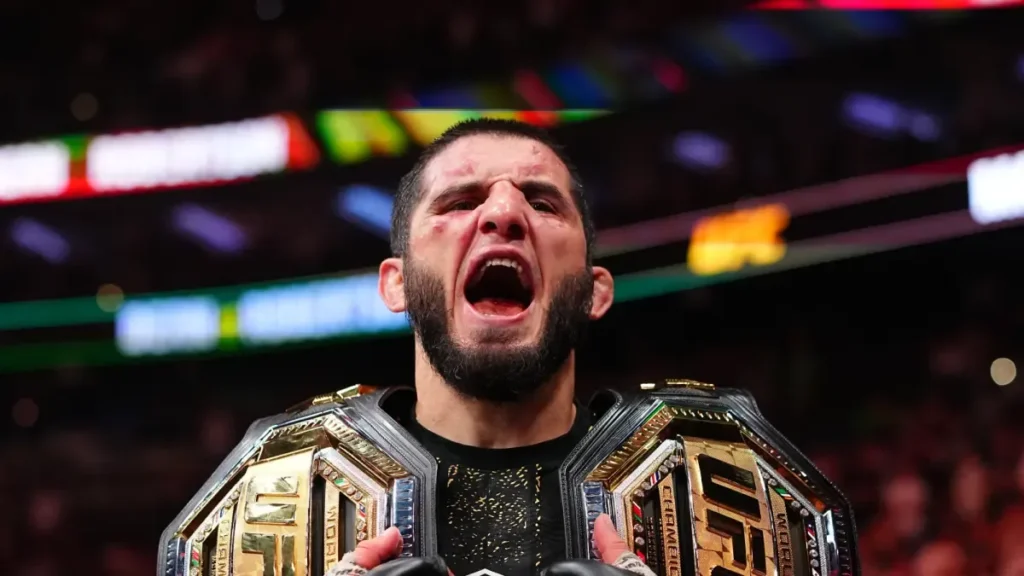 Makhachev escribe su nombre en la historia: destroza el récord de Silva y retiene el cinturón ante Garry en UFC 330