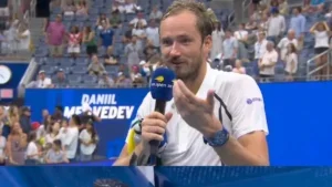 Medvedev produce la imagen asquerosa del US Open: "Era la única solución, quizás haya visto demasiado béisbol
