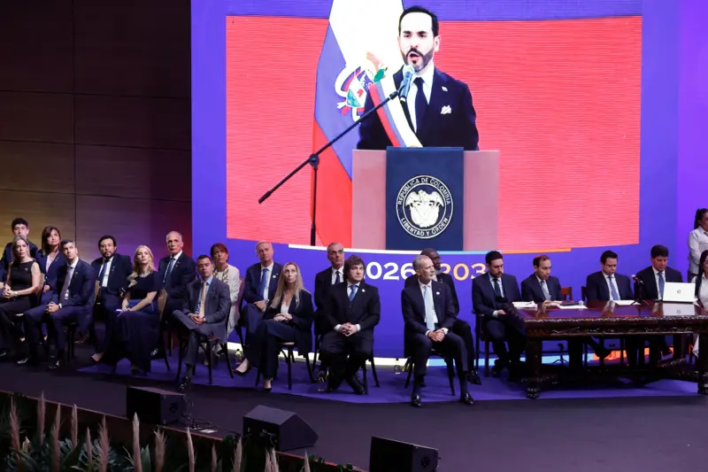 Abelardo de la Espriella jura como presidente y declara "guerra total" al crimen organizado