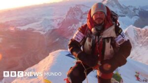 Muere en una avalancha Nirmal Purja, la leyenda que coronó los 14 ochomiles